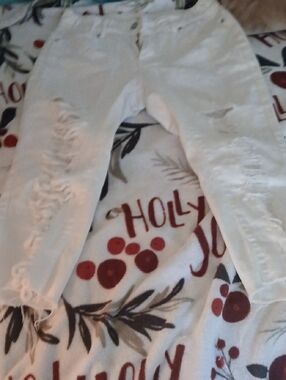 White Distressed Jeans - Ripped Style Capris